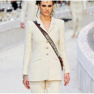 CHANEL 12PF Gripoix Jewel Button Ivory Tweed Jacket Sz.46